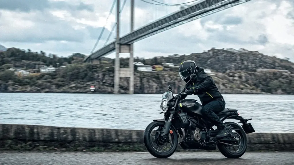 Husqvarna Svartpilen 401: The Dark Horse of Street Bikes 41 husqvarna svartpilen 401