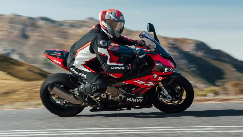 BMW S1000RR: A Superbike for the Road and the Track 39 bmw s1000rr