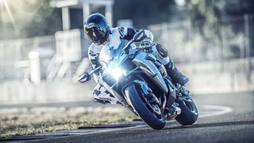 Kawasaki Ninja H2R: The Ultimate Track Machine 39 kawasaki ninja h2r