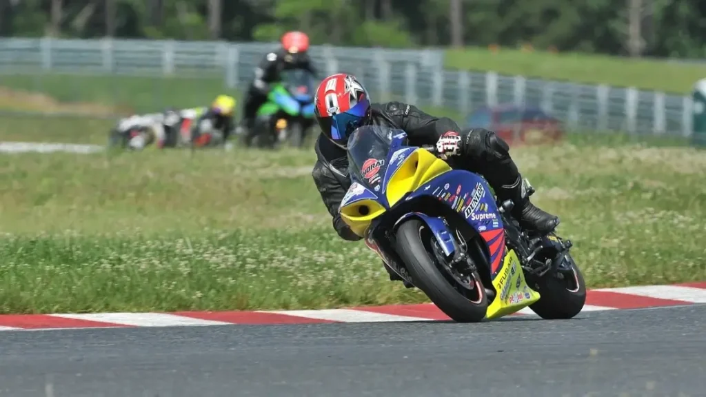 Yamaha YZF-R1: Unleash the Beast Within 41 yamaha r1